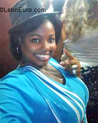 Date this nice looking Cuba girl Daylin from Havana CU673