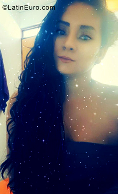 Date this gorgeous Colombia girl Maira from Neiva CO27121