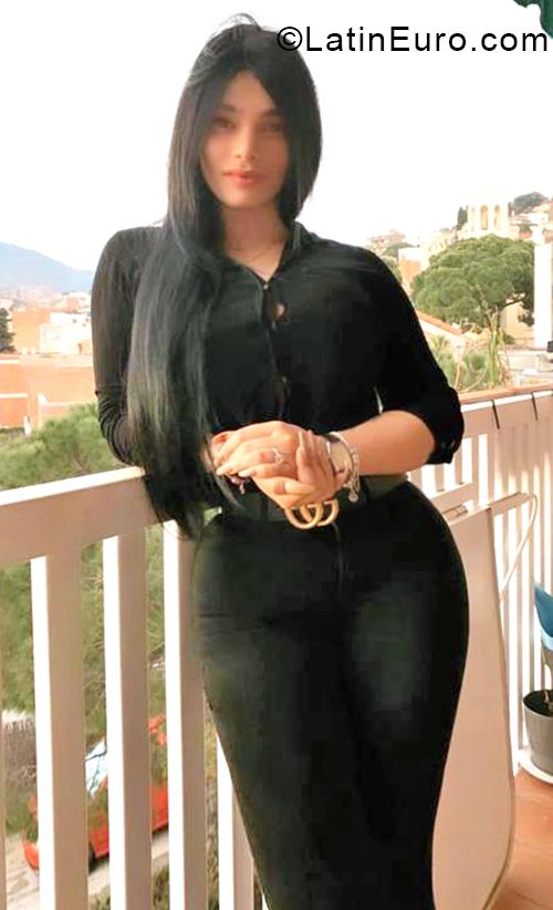 Date this attractive Dominican Republic girl Arianny from Santo Domingo DO37864