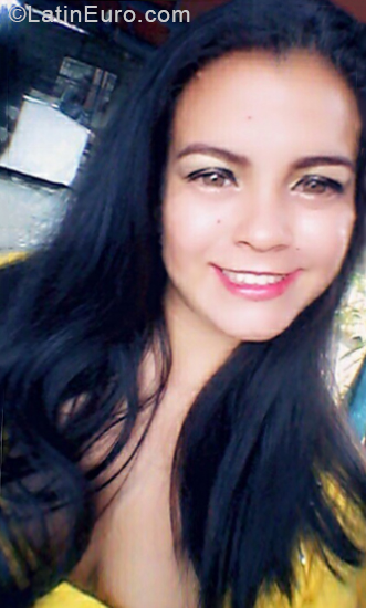 Date this hot Venezuela girl Nazareth from Barinas VE3174