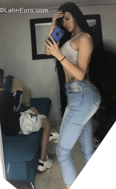 Date this hard body Colombia girl Brianna from Medellín CO33857