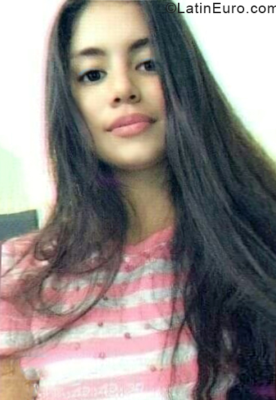 Date this hot Ecuador girl Jazmin from Guayaquil EC484