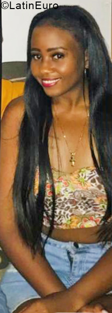 Date this pretty Colombia girl Desteni from Cali CO27160