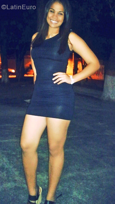 Date this charming Venezuela girl Adriana from Barquisimeto VE3134
