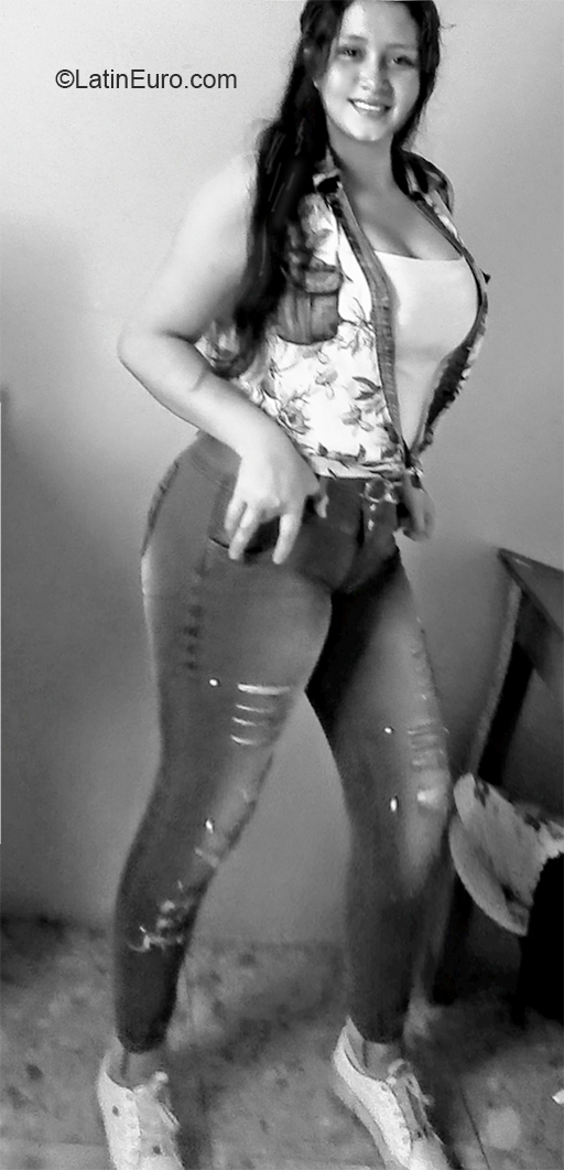 Date this cute Colombia girl Monica from Cota CO27195