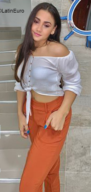 Date this passionate Colombia girl Cute from Barranquilla CO27198