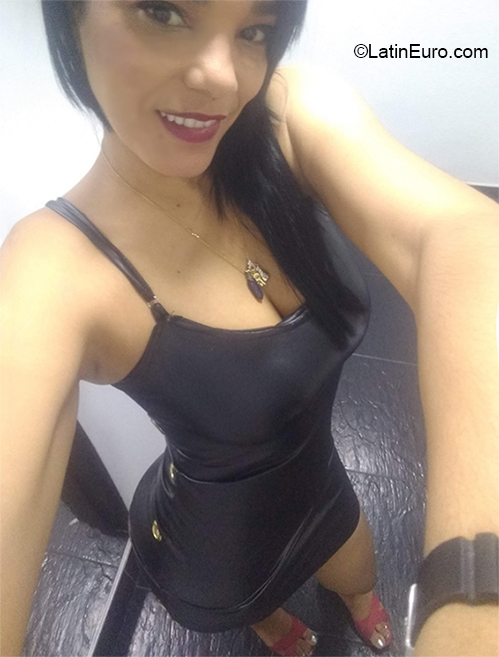 Date this athletic Colombia girl Karina from Bucaramanga CO27272