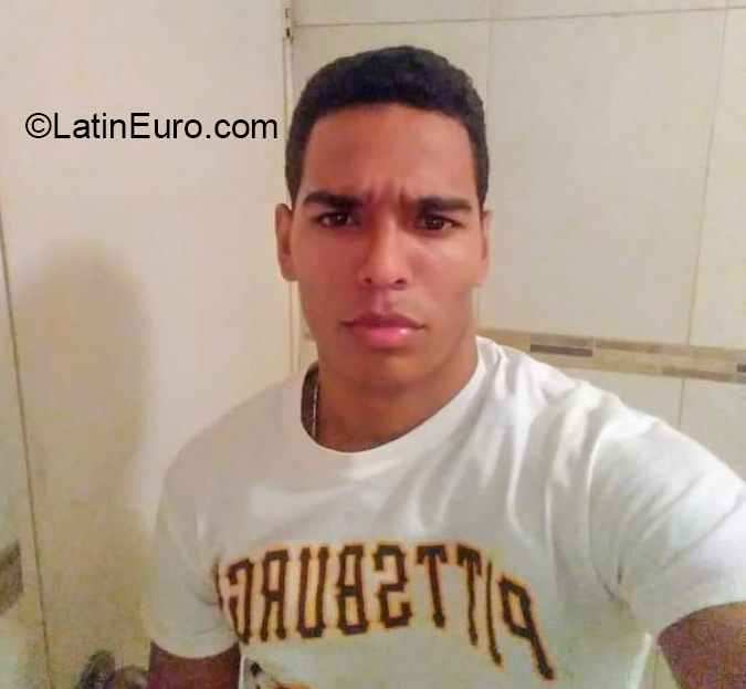 Date this delightful Venezuela man Antonio from Caracas VE3157
