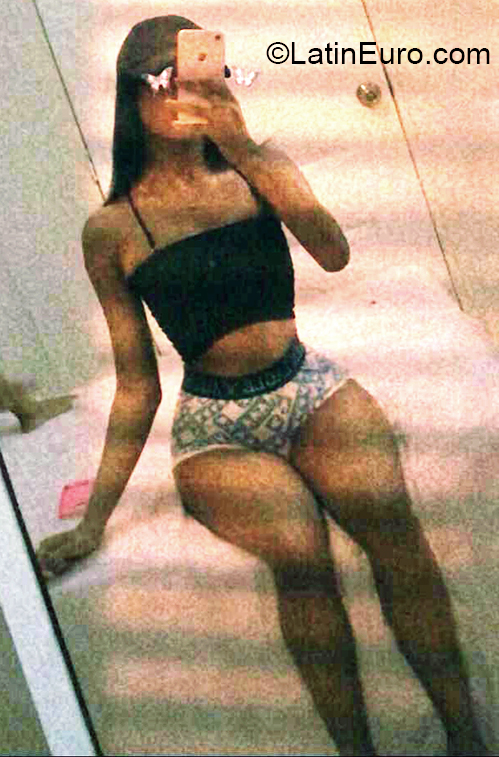 Date this stunning Dominican Republic girl Sandra from Santiago DO38031