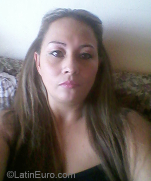 Date this gorgeous Colombia girl Monica from Sevilla CO27248