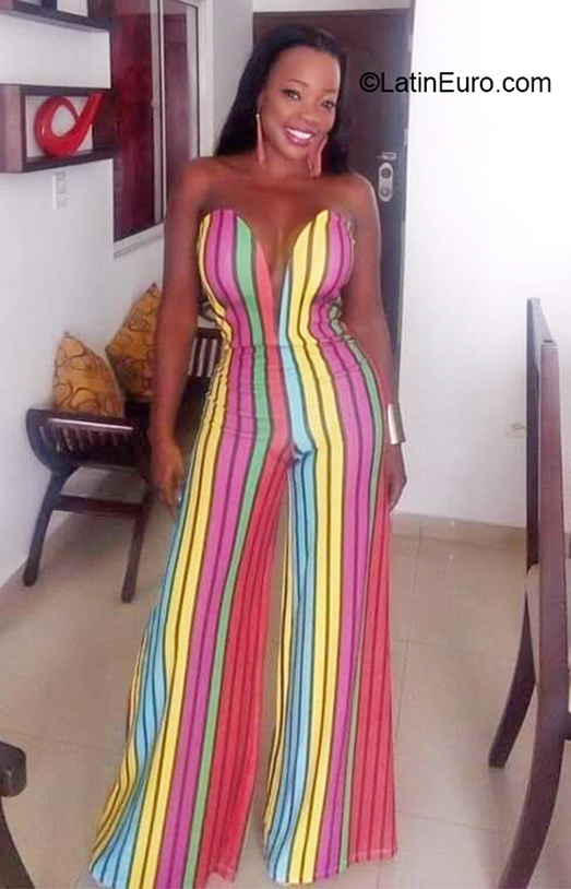 Date this voluptuous Colombia girl Stefania from Cali CO27262