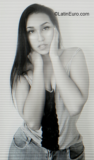 Date this sensual Venezuela girl Andrea from Ciudad Guayana VE3175