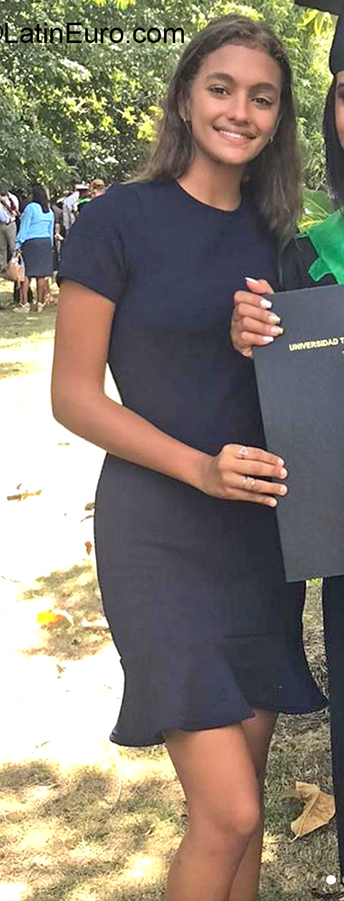 Date this pretty Dominican Republic girl Wilma from Santo Domingo DO38057