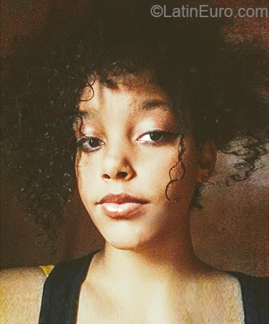 Date this delightful Brazil girl Karen from Avare BR11119