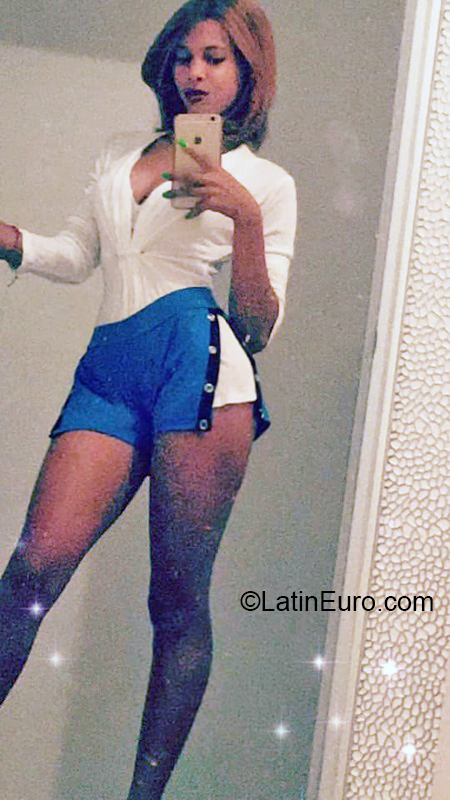 Date this georgeous Dominican Republic girl Yaniris from Santo Domingo DO38070