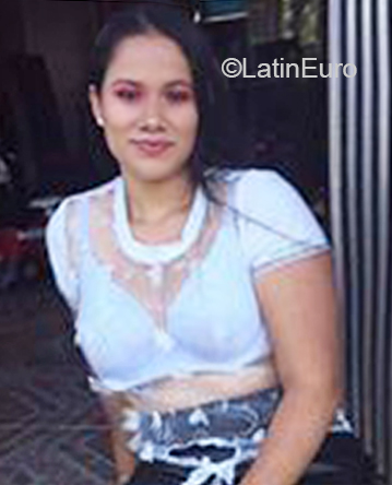 Date this attractive Colombia girl Shari from Pereira CO27304