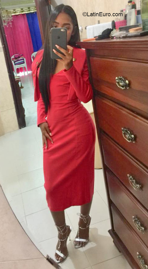 Date this athletic Dominican Republic girl Albeny from Santo Domingo DO38086