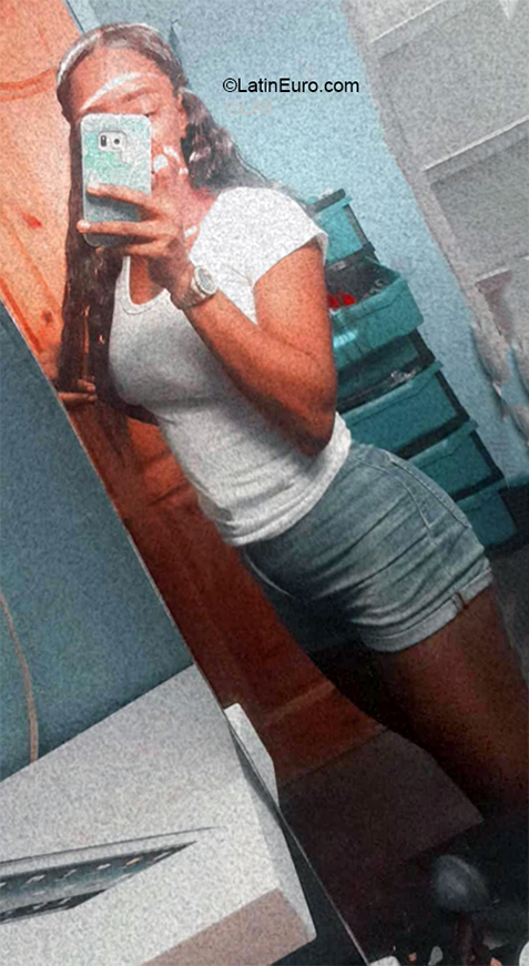 Date this young Dominican Republic girl Alexandra from Santo Domingo DO38091