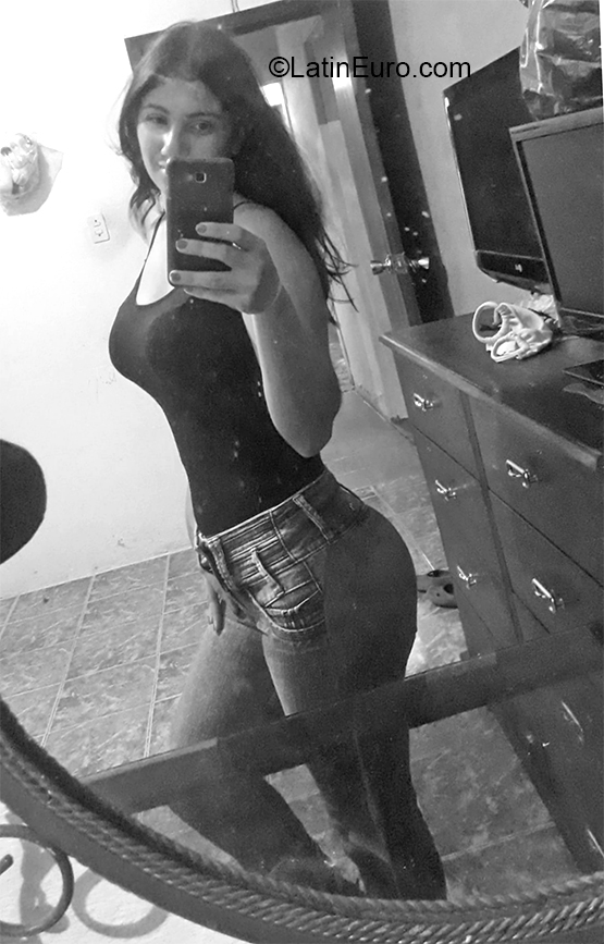 Date this funny Venezuela girl Mary from Trujillo VE3185