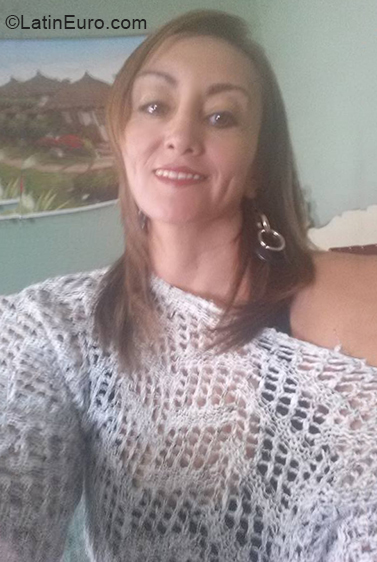 Date this georgeous Ecuador girl Edith from Quito EC490