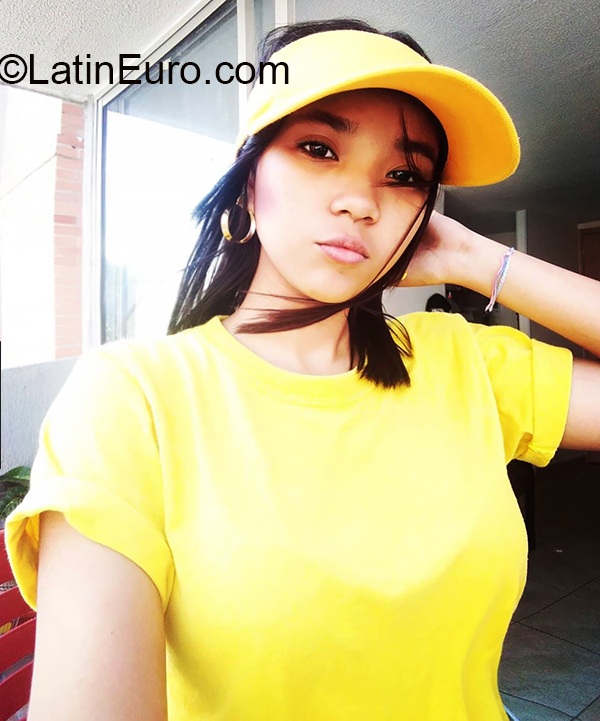 Date this exotic Colombia girl Isa from Barranquilla CO27362