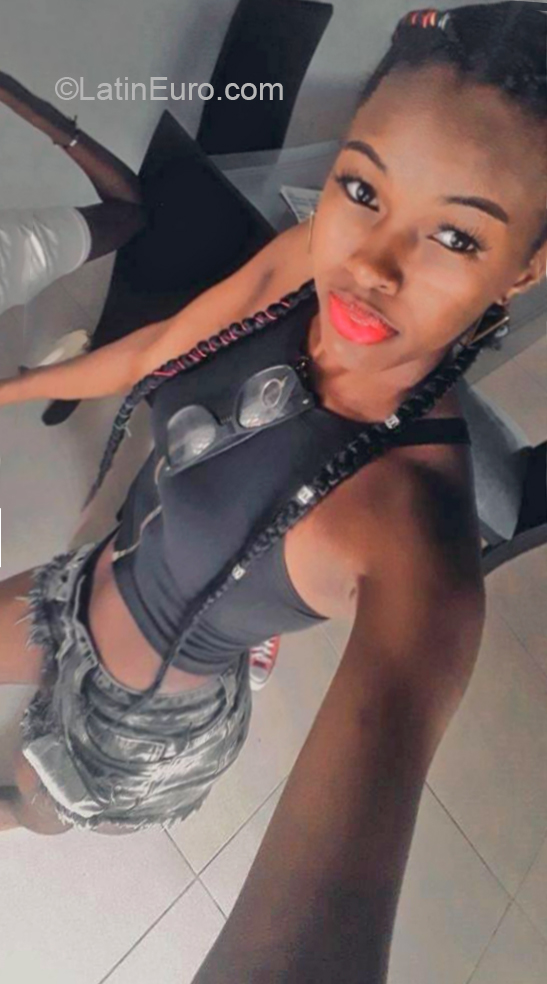 Date this lovely Colombia girl Hepril from Cali CO27386
