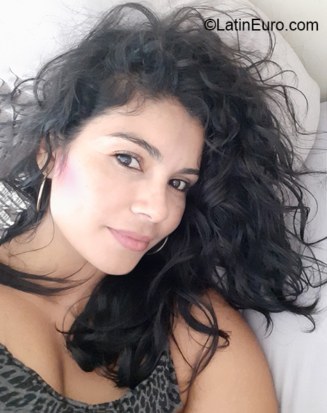 Date this cute Ecuador girl Yojany from Guayaquil EC499