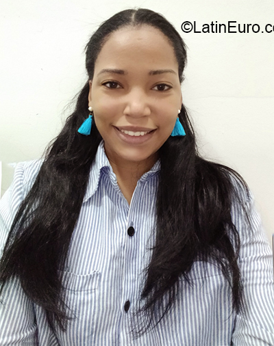 Date this passionate Dominican Republic girl Juanita from Santo Domingo DO38229