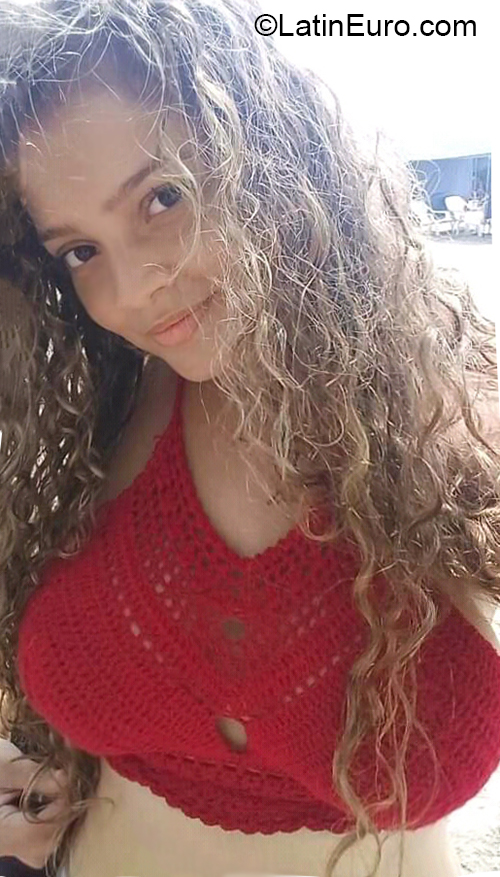 Date this happy Colombia girl Marcela from Barranquilla CO27516