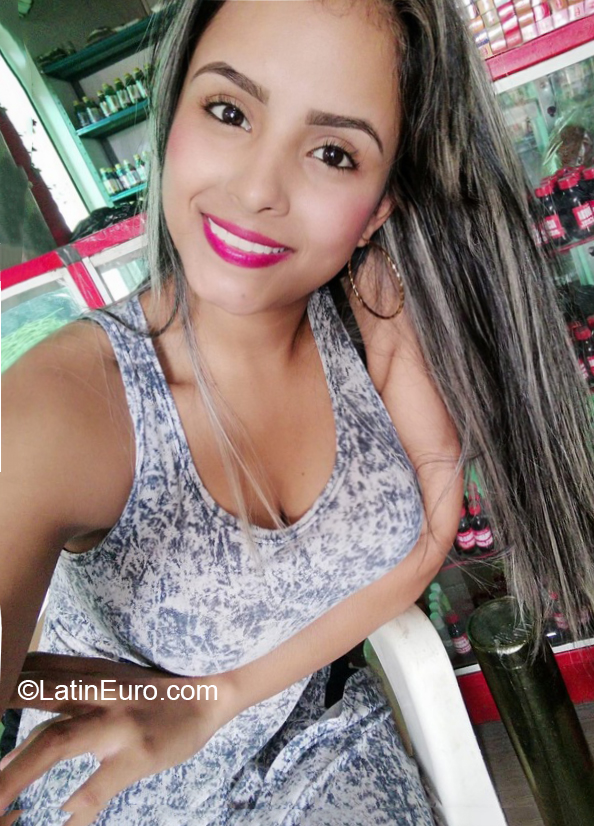 Date this tall Colombia girl Sandra medina from Villavicencio CO27544