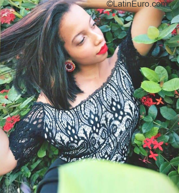 Date this funny Dominican Republic girl Indhira from Sabana de la mar DO38264