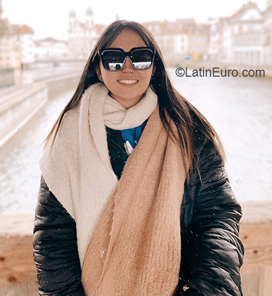 Date this good-looking Colombia girl Andrea from Bogota CO27591