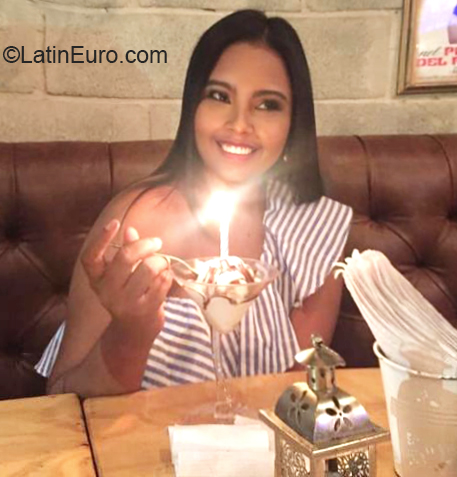 Date this sultry Colombia girl Jeniffer from Barranquilla CO27607