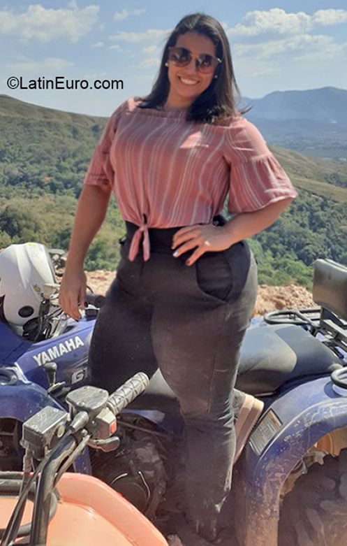 Date this athletic Venezuela girl Sofi from Valencia VE3344