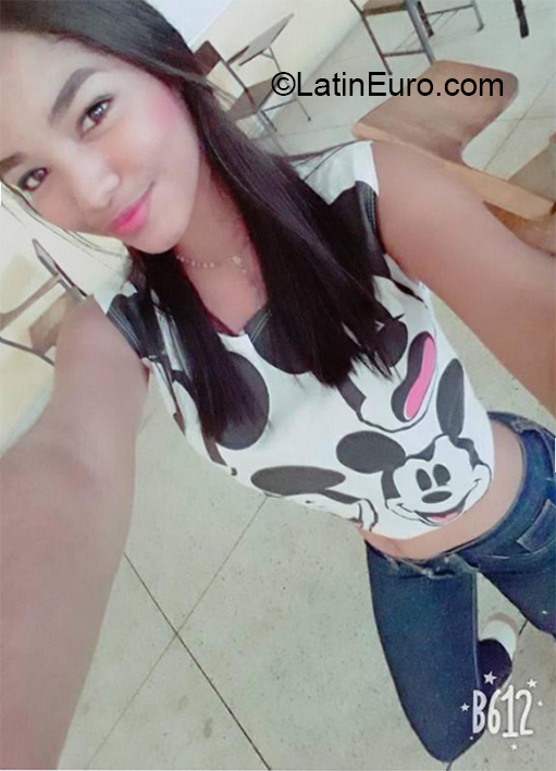 Date this good-looking Venezuela girl Mariangel from Falcon VE3269