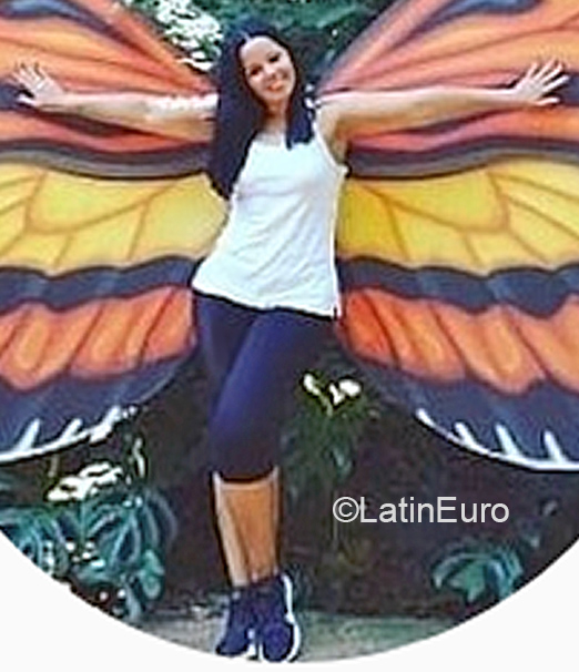 Date this exotic Dominican Republic girl Yesica from Santo Domingo DO38320