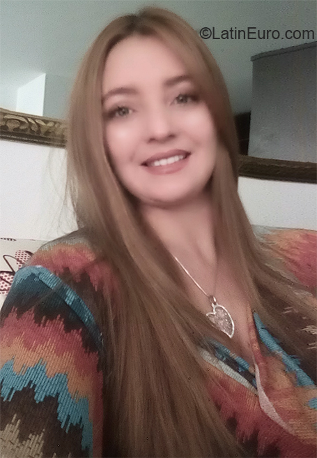 Date this hard body Colombia girl Alejandra from Medellin CO27674