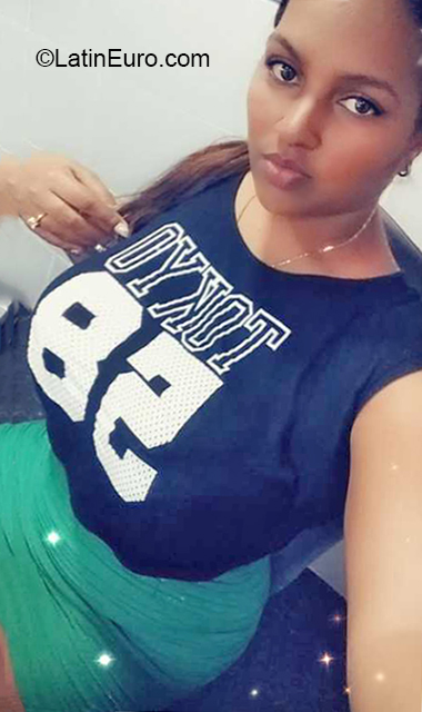 Date this georgeous Dominican Republic girl Melissa from Santo Domingo DO38333
