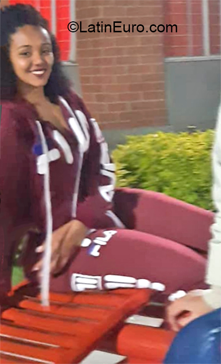 Date this cute Colombia girl Yurje from Barranquilla CO27698