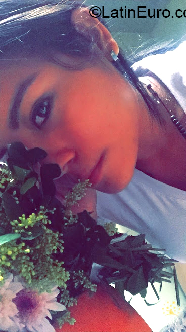 Date this georgeous Colombia girl Angie from Cali CO27759