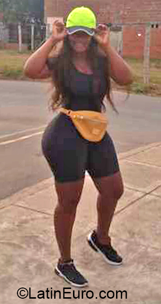 Date this lovely Colombia girl Yirle from Cali CO30687