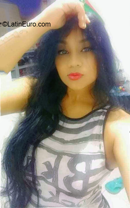 Date this charming Colombia girl Yuleinis from Cali CO27875