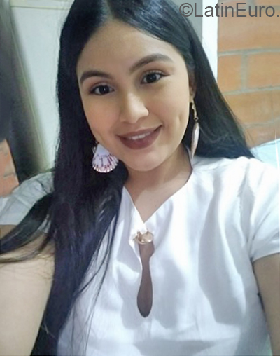 Date this fun Colombia girl Genesis from Medellin CO27892