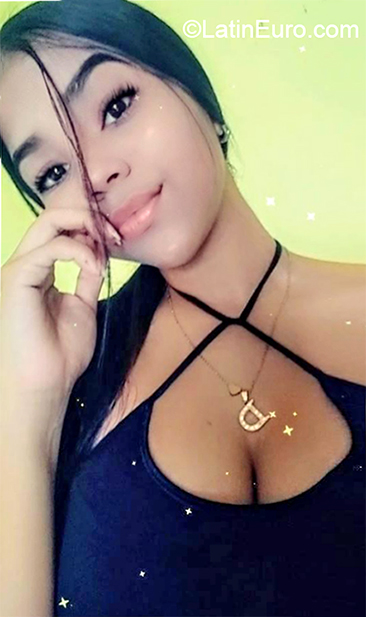 Date this happy Venezuela girl Daniela from Cabimas VE3314