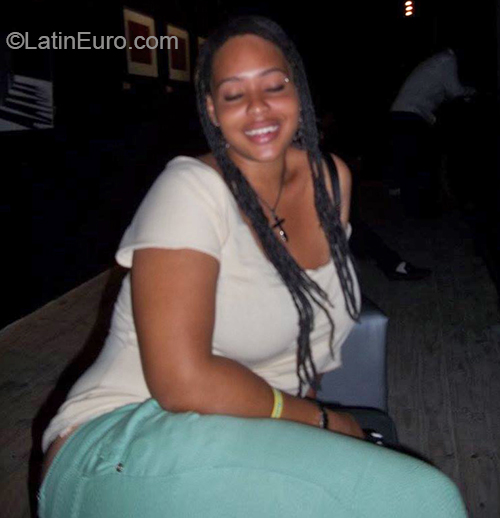 Date this georgeous Cuba girl Yanet from Havana CU704