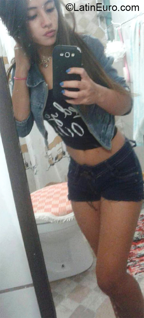 Date this delightful Argentina girl Carla from San Martin AR459