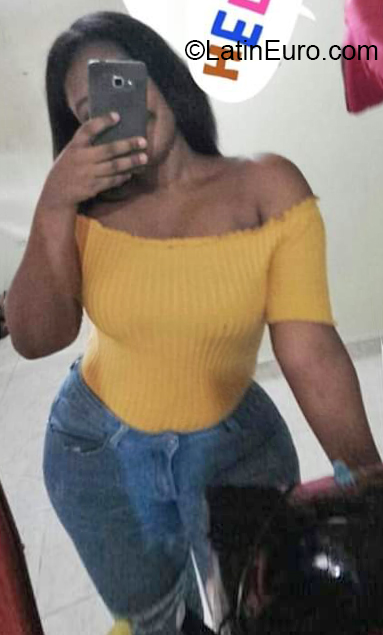 Date this stunning Colombia girl Monica from Buenaventura CO27960