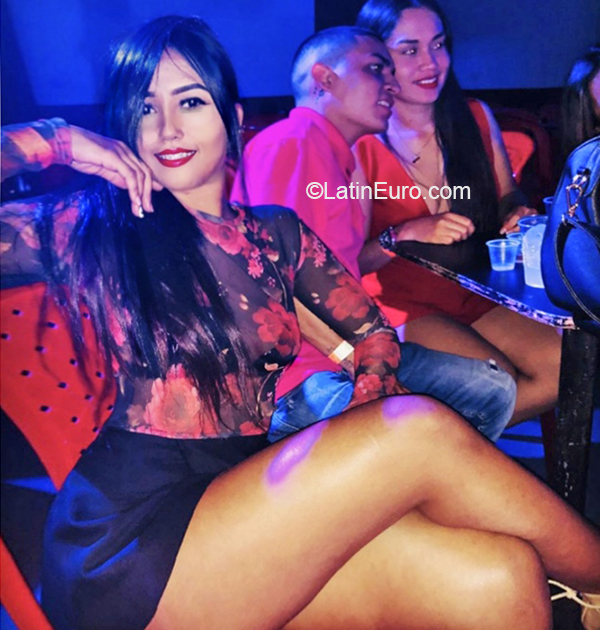 Date this athletic Colombia girl Stefanie from Cali CO27997