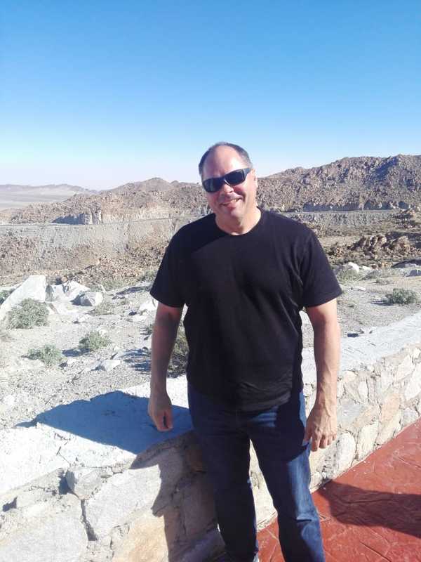 Date this funny United States man Rikski from Oceanside US20869