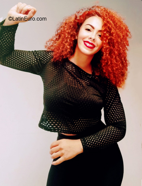 Date this good-looking Colombia girl Yaki from Medellin CO28030